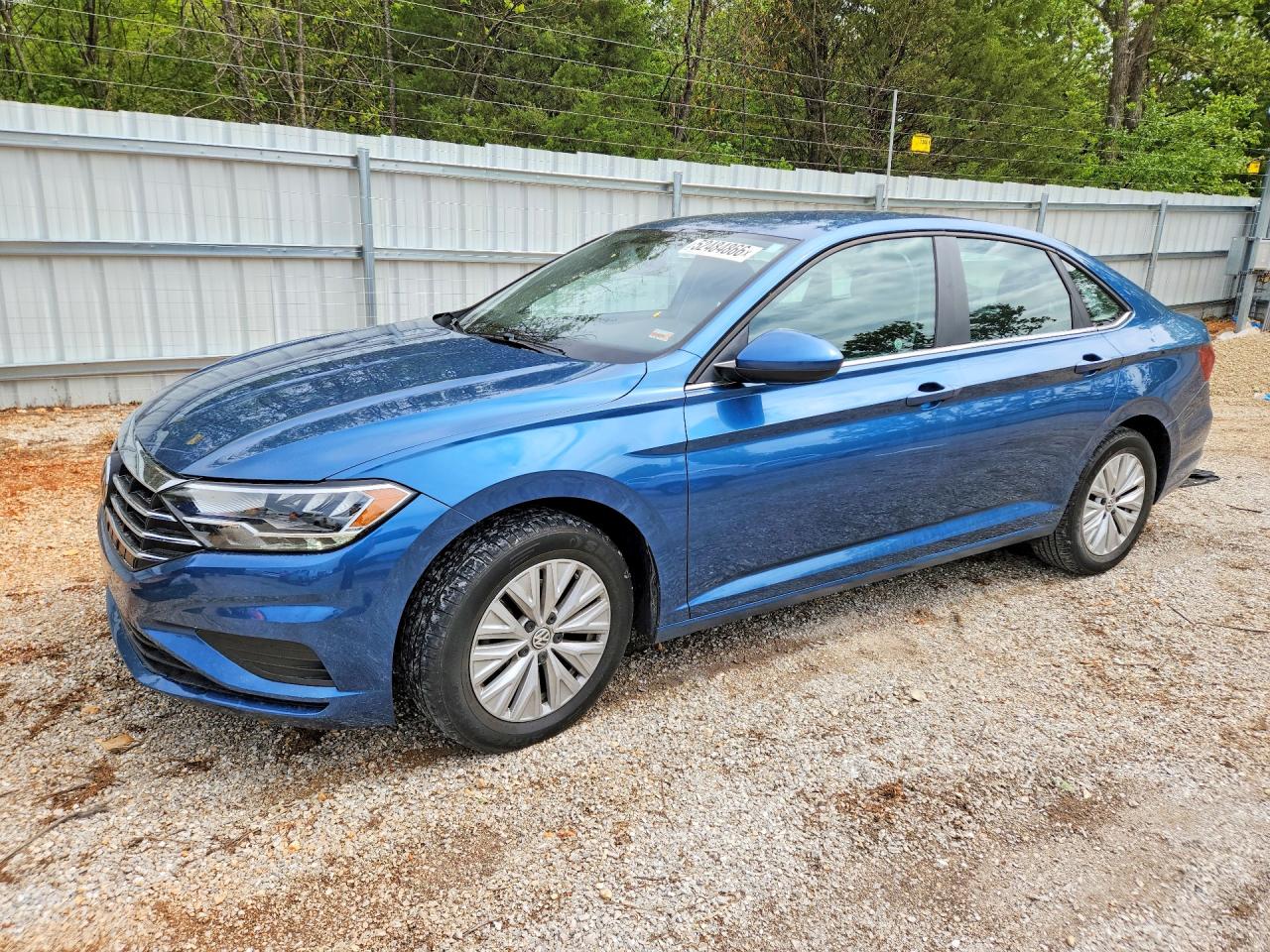 Salvage Volkswagen Jetta Image