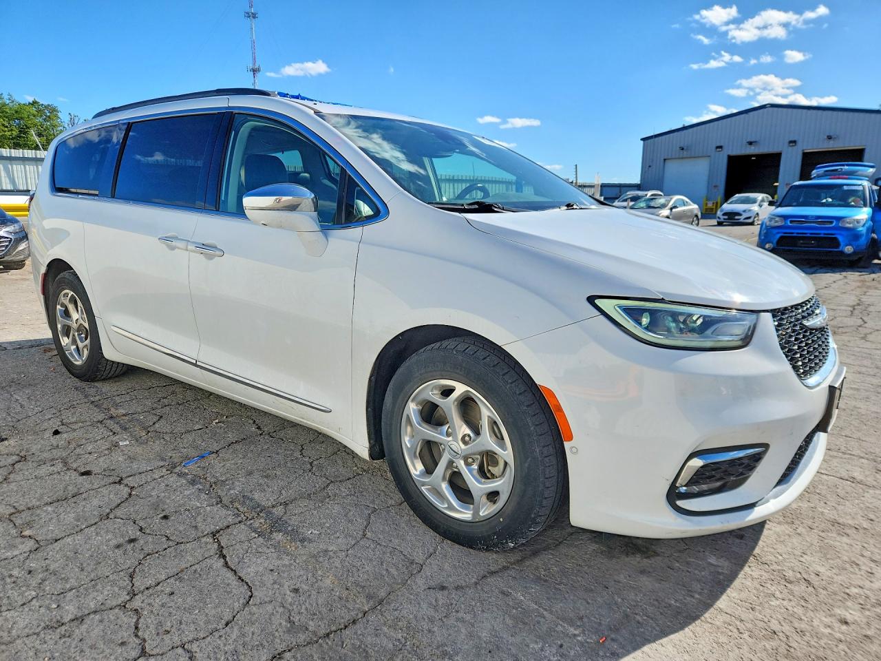 Chrysler Pacifica Limited
