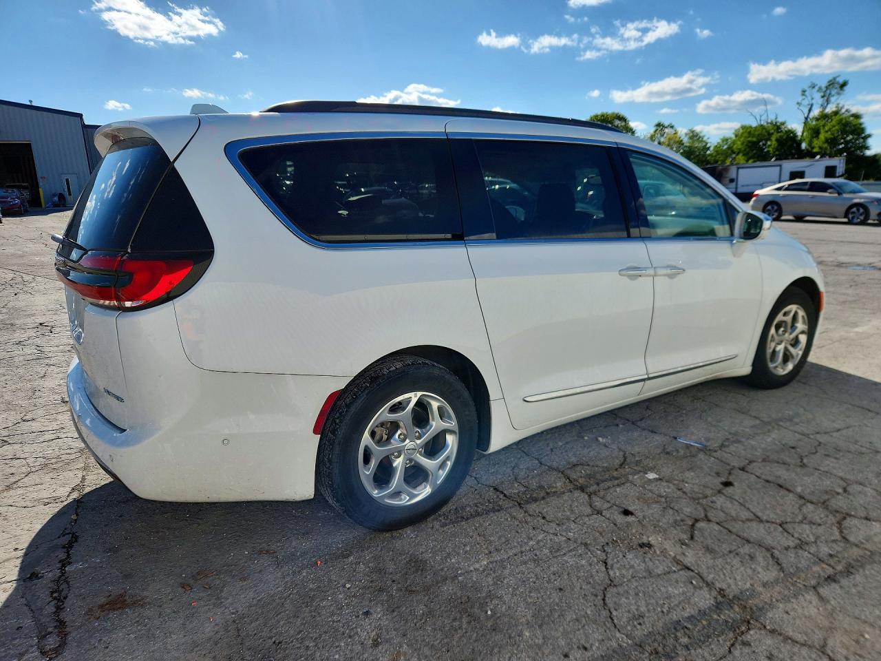 Chrysler Pacifica Limited