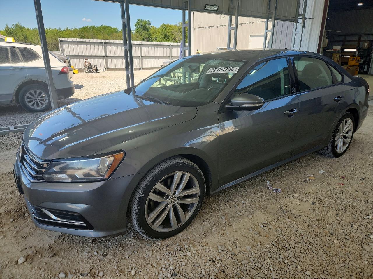 Salvage Volkswagen Passat Image