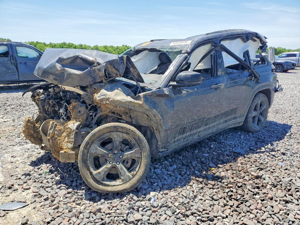 Salvage Jeep Cherokee Image