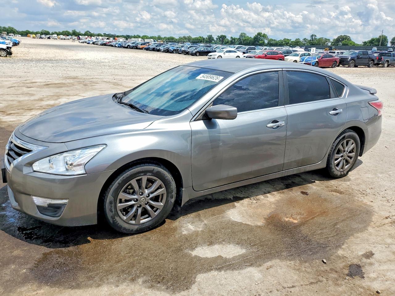 Salvage Nissan Altima Image
