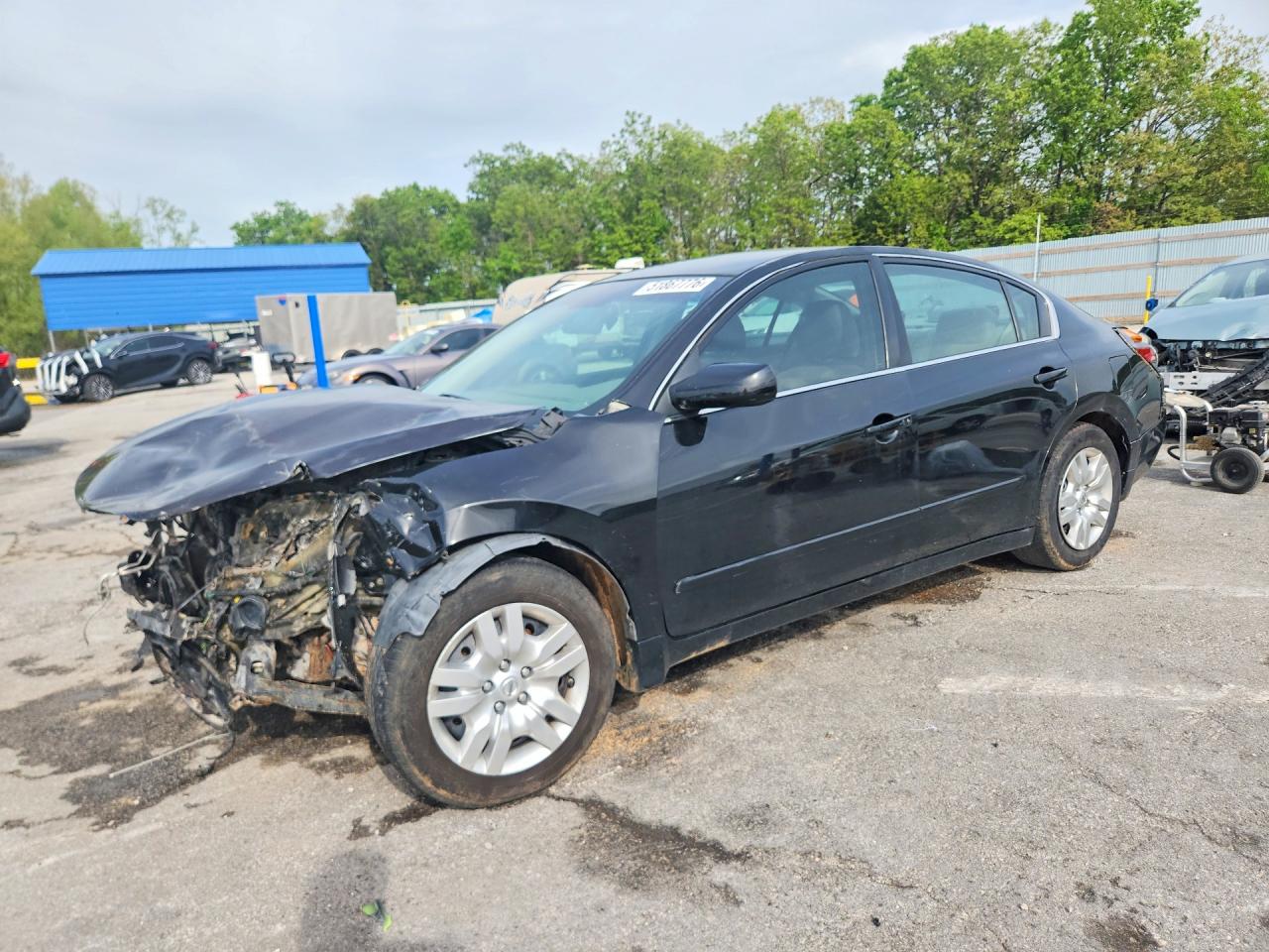 Salvage Nissan Altima Image