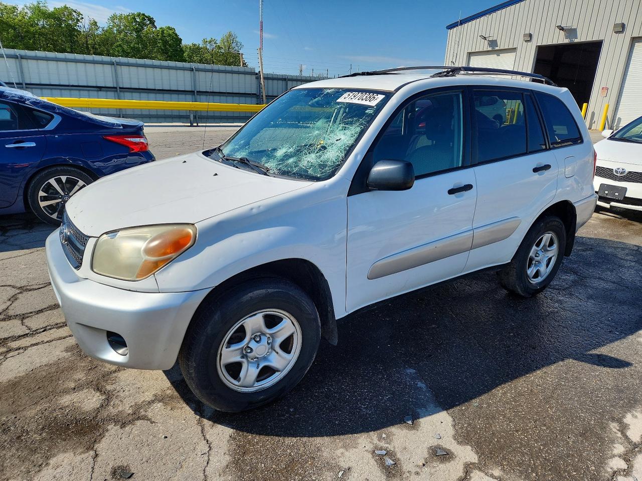 Salvage Toyota RAV4 Image