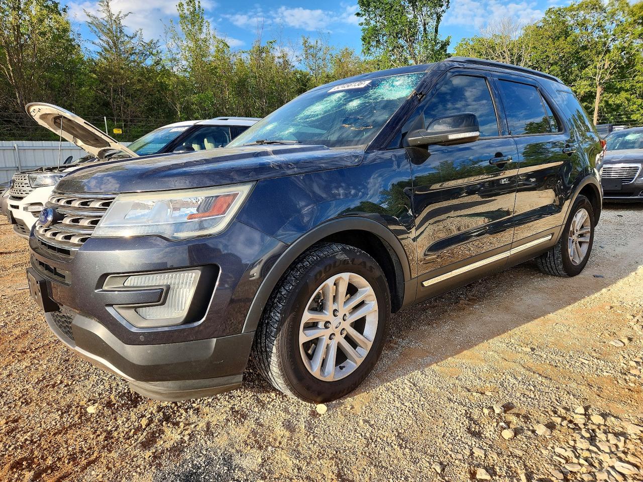 Salvage Ford Explorer Image