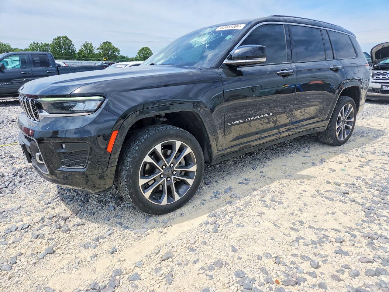 Salvage Jeep Cherokee Image