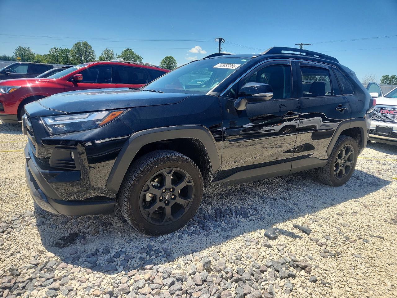 Salvage Toyota RAV4 Image