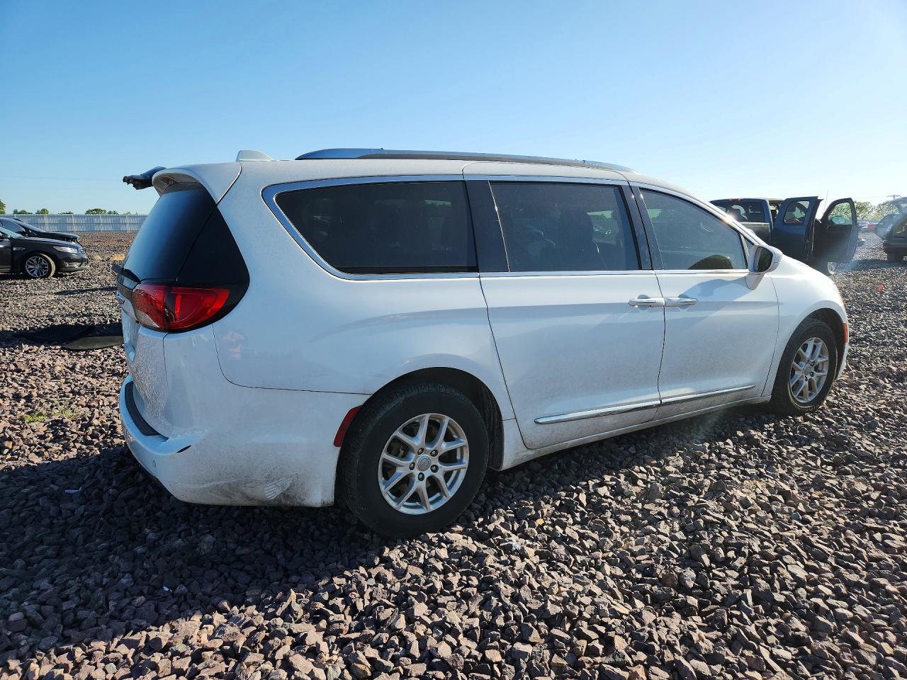 Chrysler Pacifica Touring L