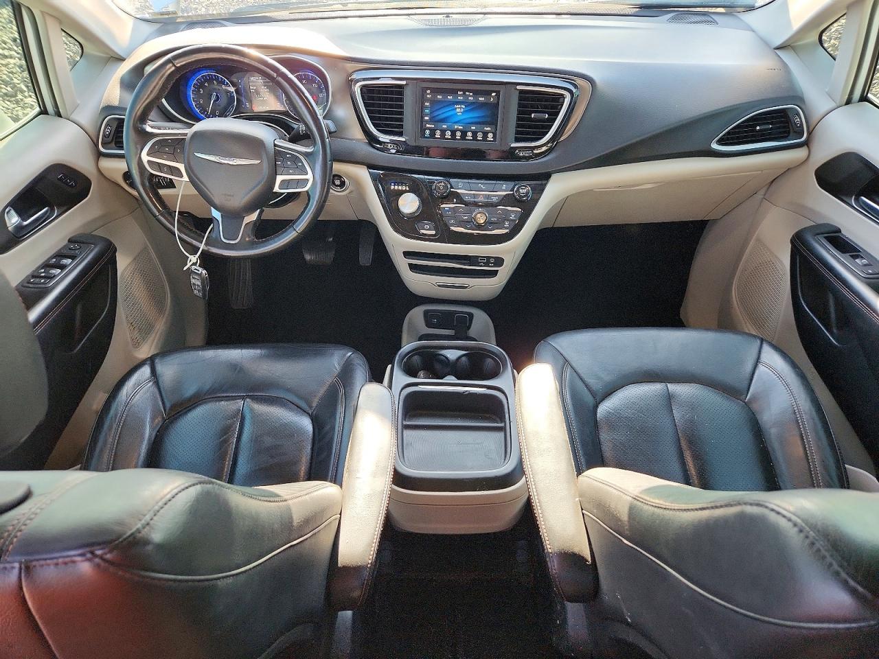 Chrysler Pacifica Touring L