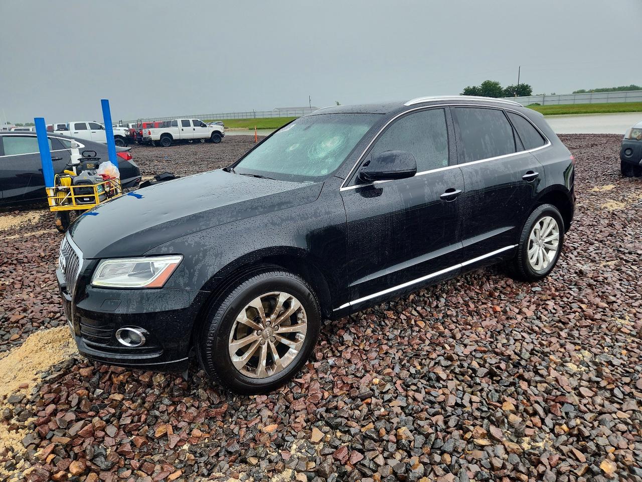 Salvage Audi Q5 Image