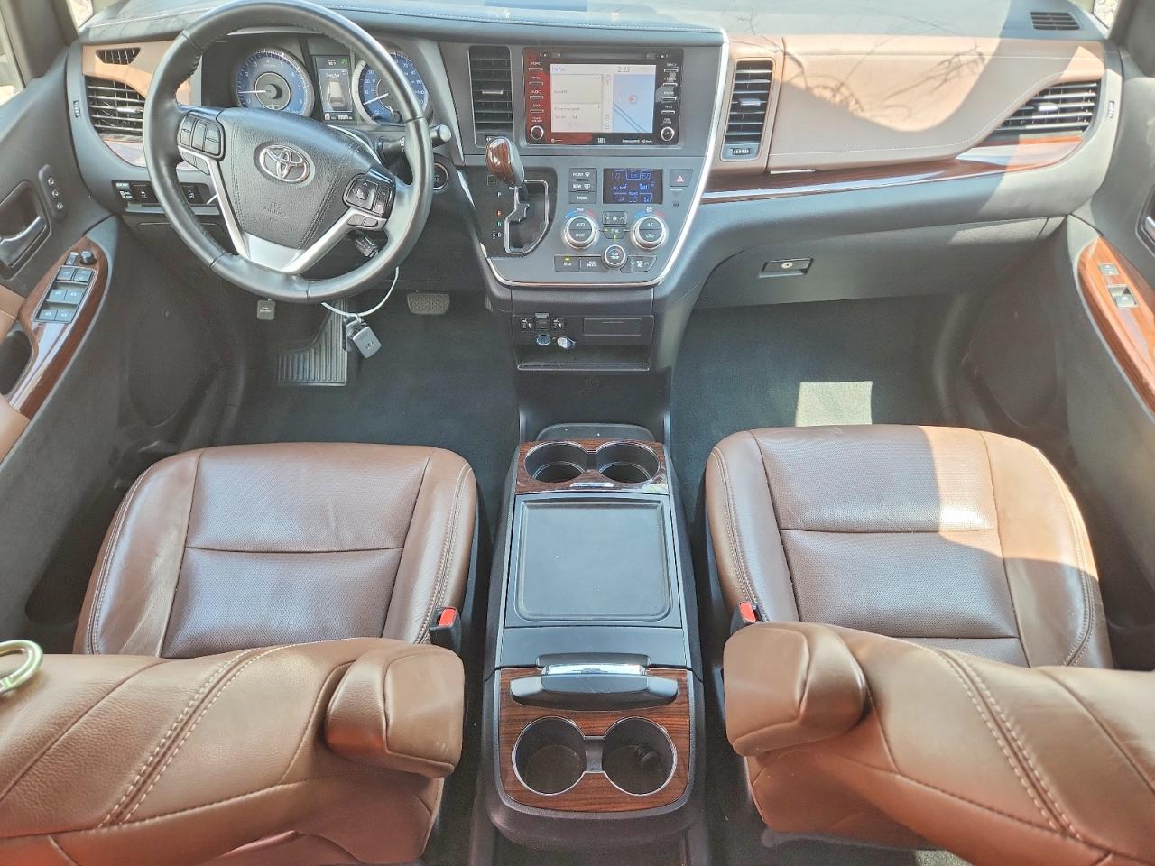 Toyota Sienna Limited 7-passenger