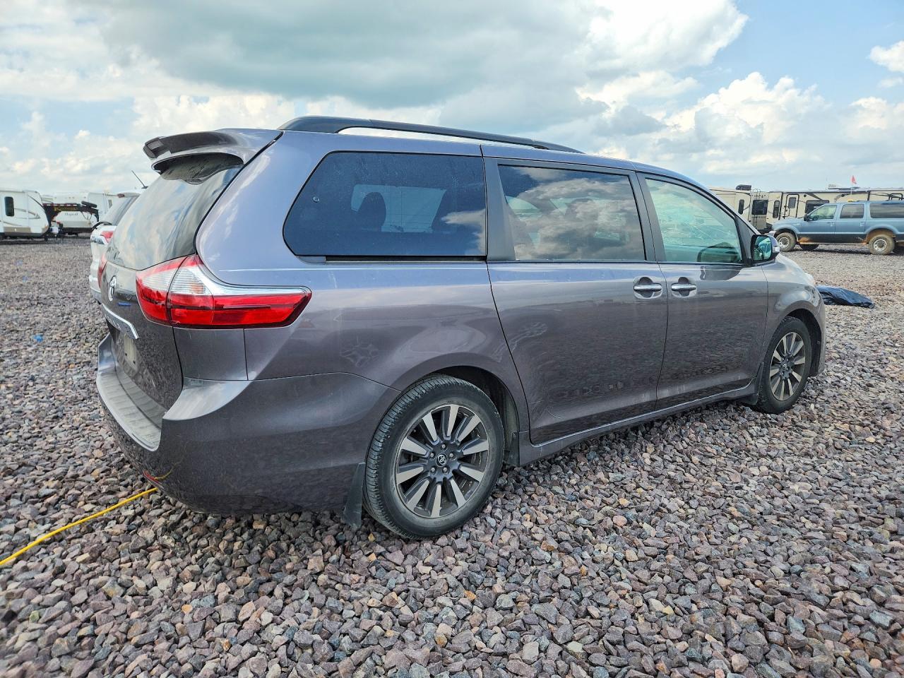 Toyota Sienna Limited 7-passenger
