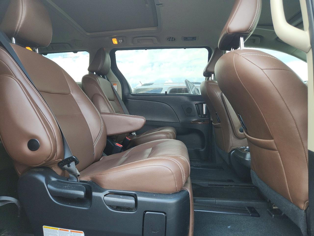 Toyota Sienna Limited 7-passenger