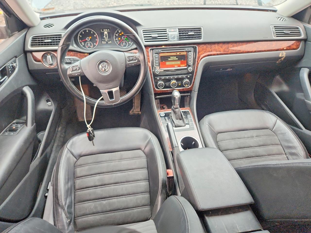 Volkswagen Passat Sel