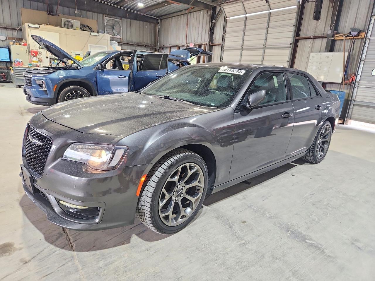 Salvage Chrysler 300 Image