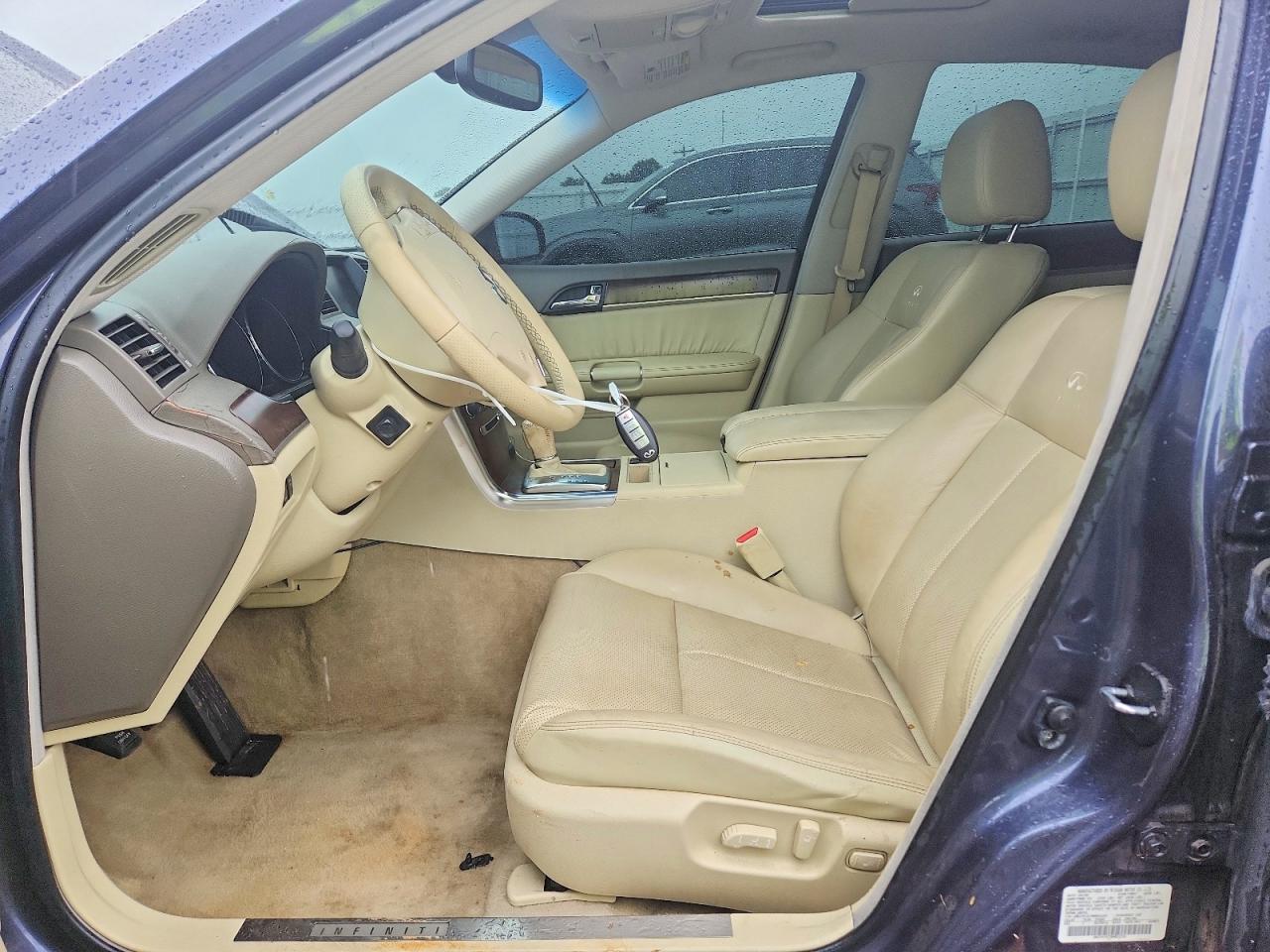INFINITI M35 Base