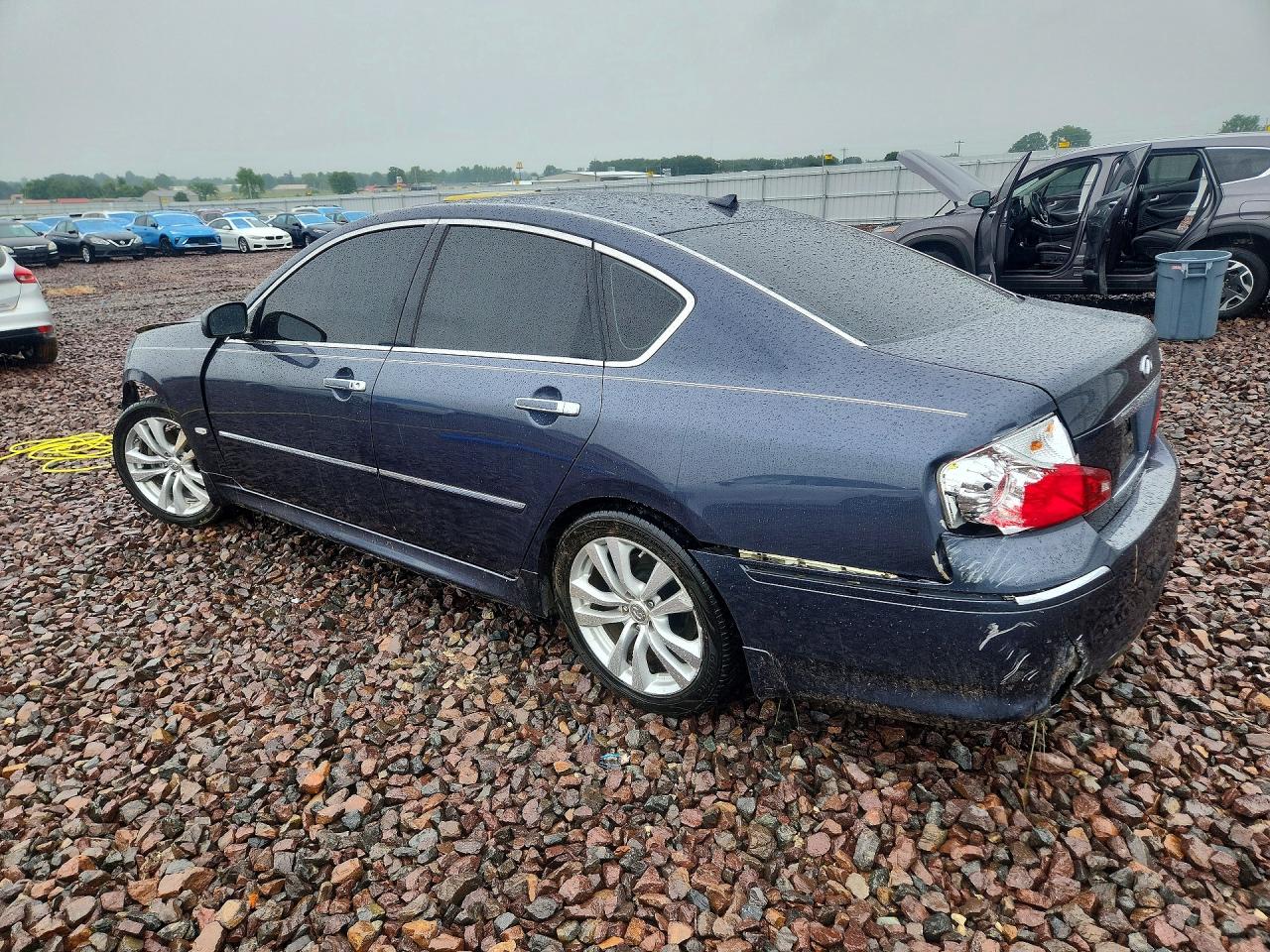 INFINITI M35 Base