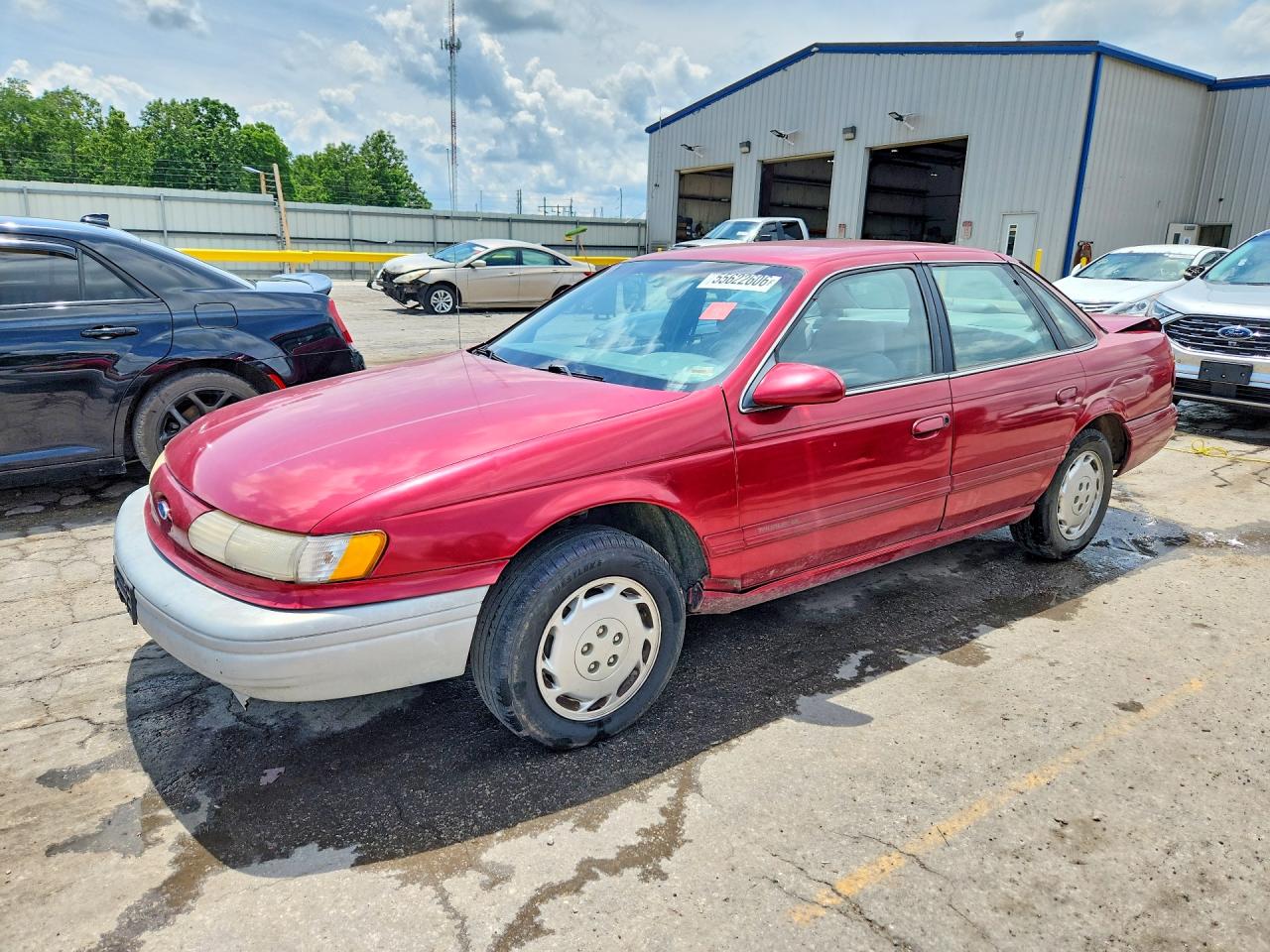 Salvage Ford Taurus Image