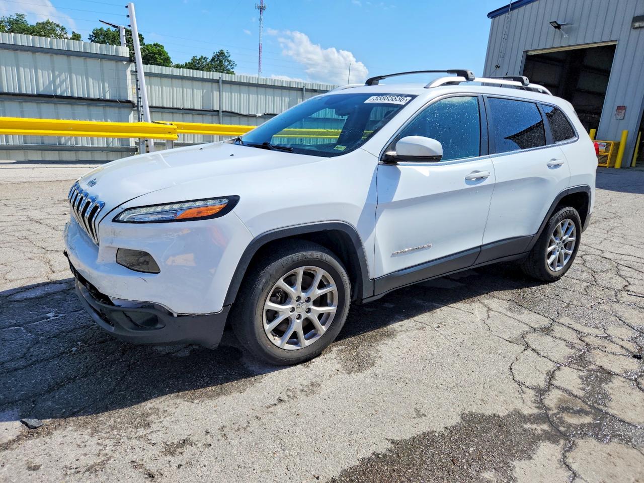 Salvage Jeep Cherokee Image
