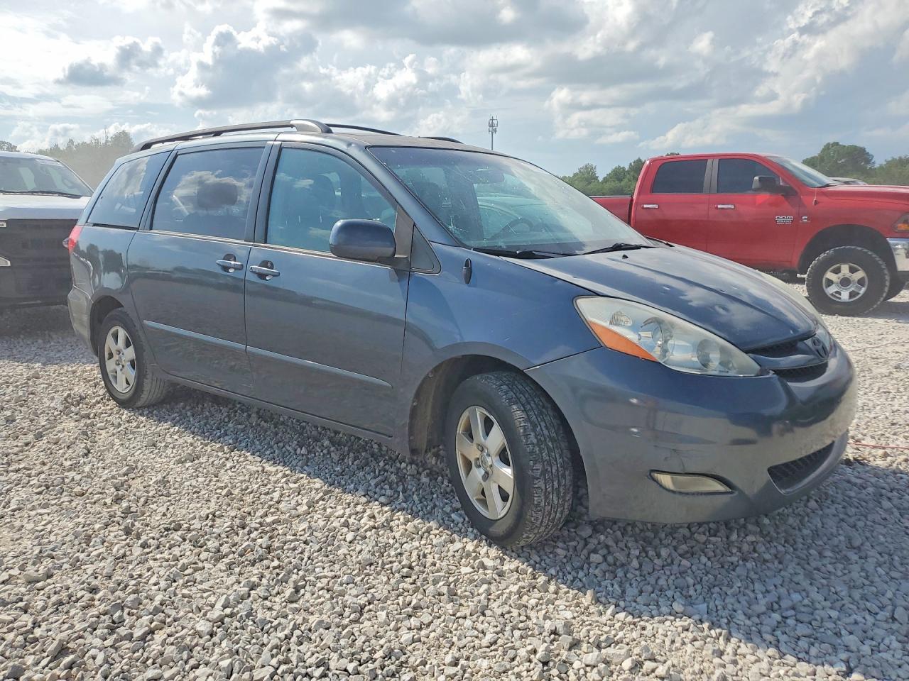 Toyota Sienna Xle