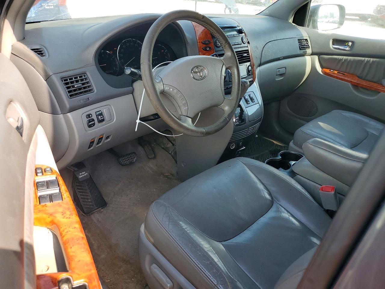 Toyota Sienna Xle