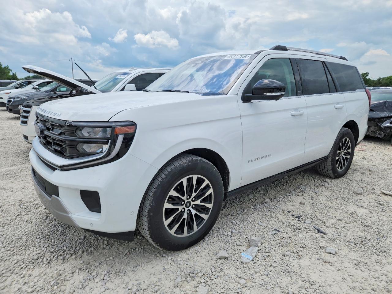 Salvage Ford Expedition Image