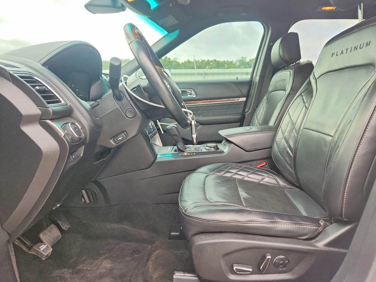 Ford Explorer Platinum