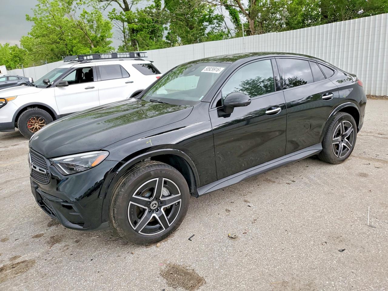 Salvage Mercedes-Benz GLC Image