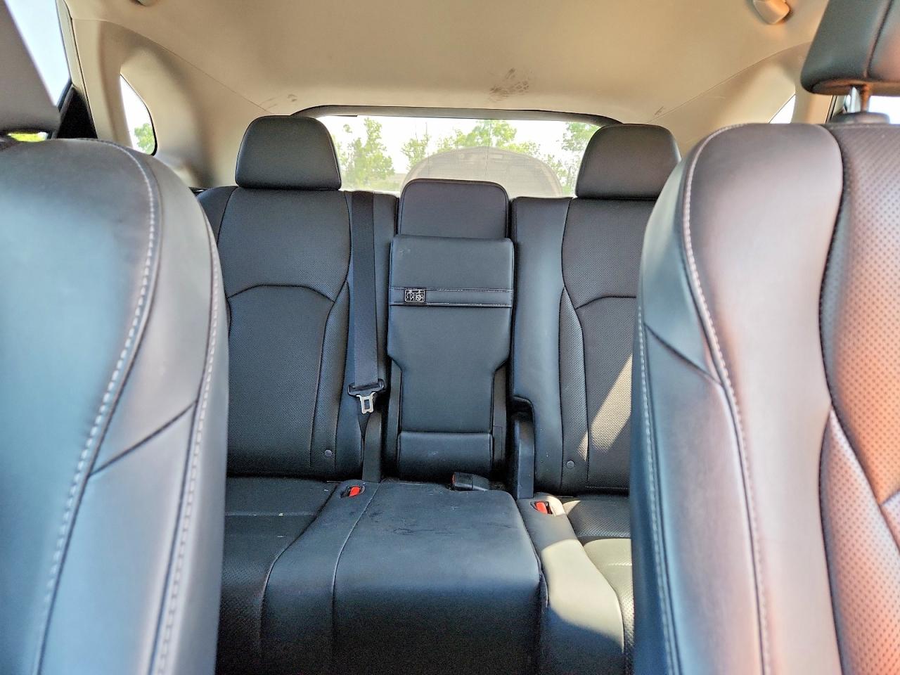 Lexus RX Base