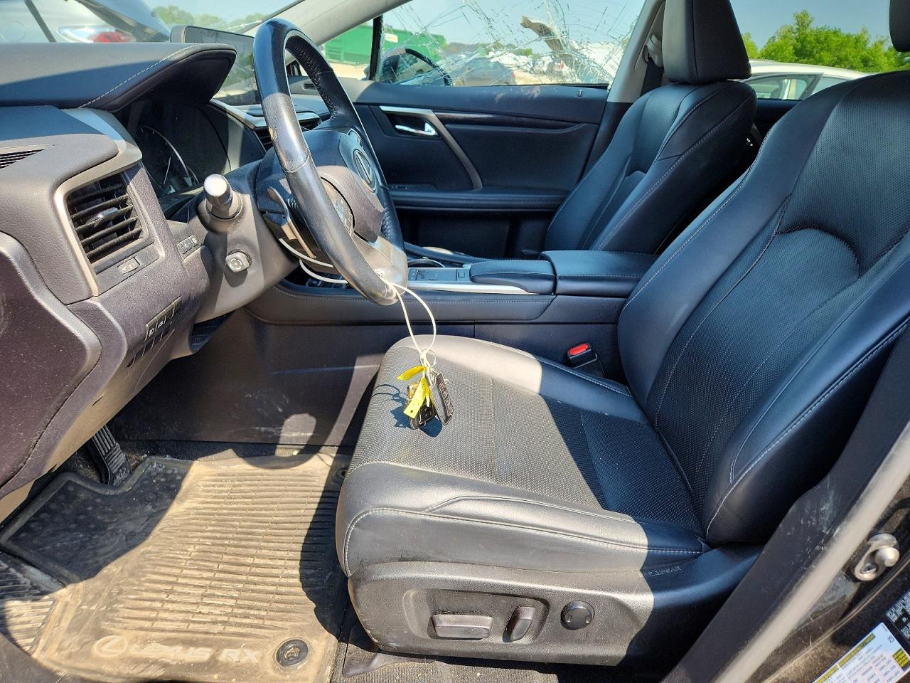 Lexus RX Base