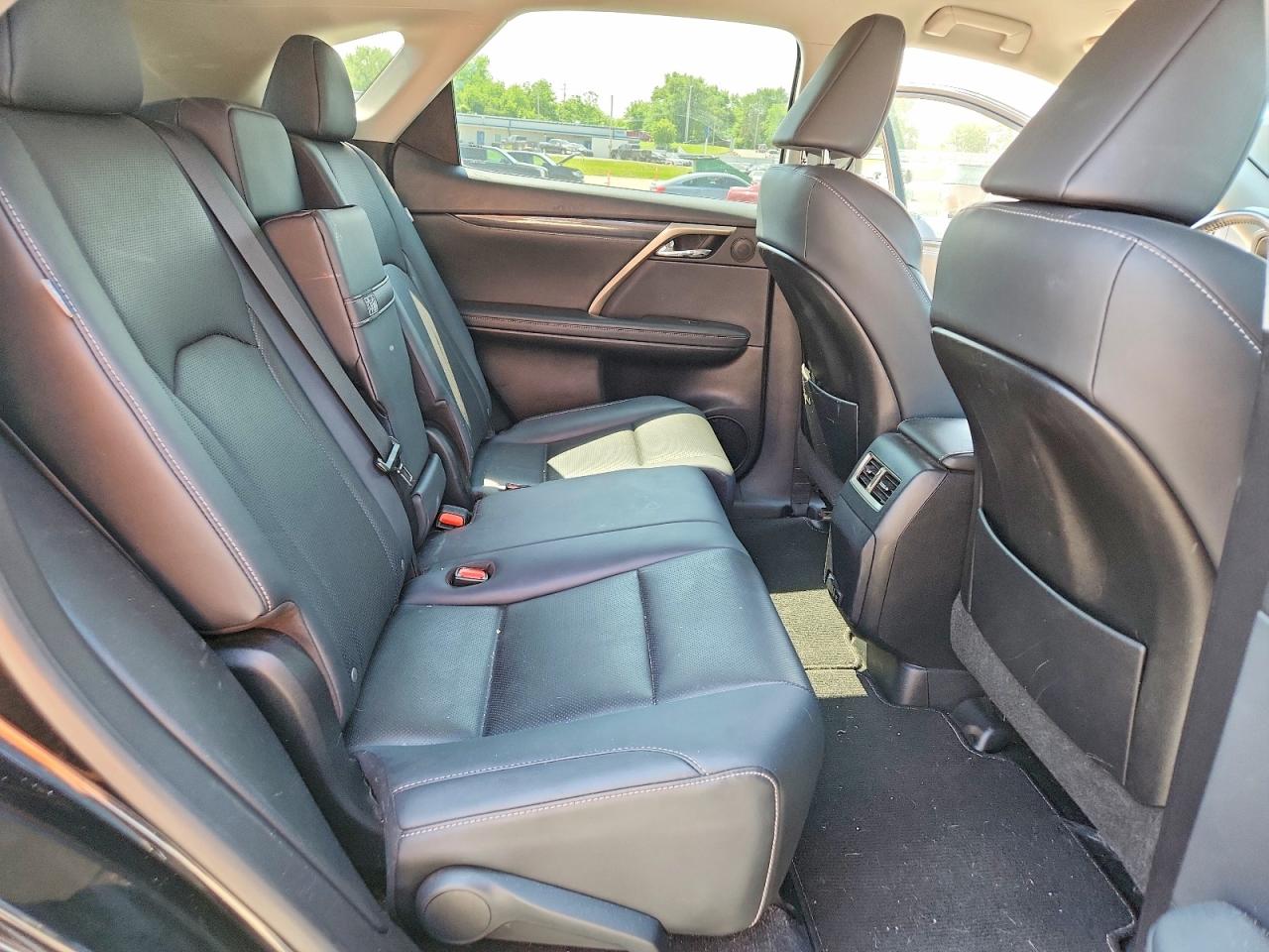 Lexus RX Base