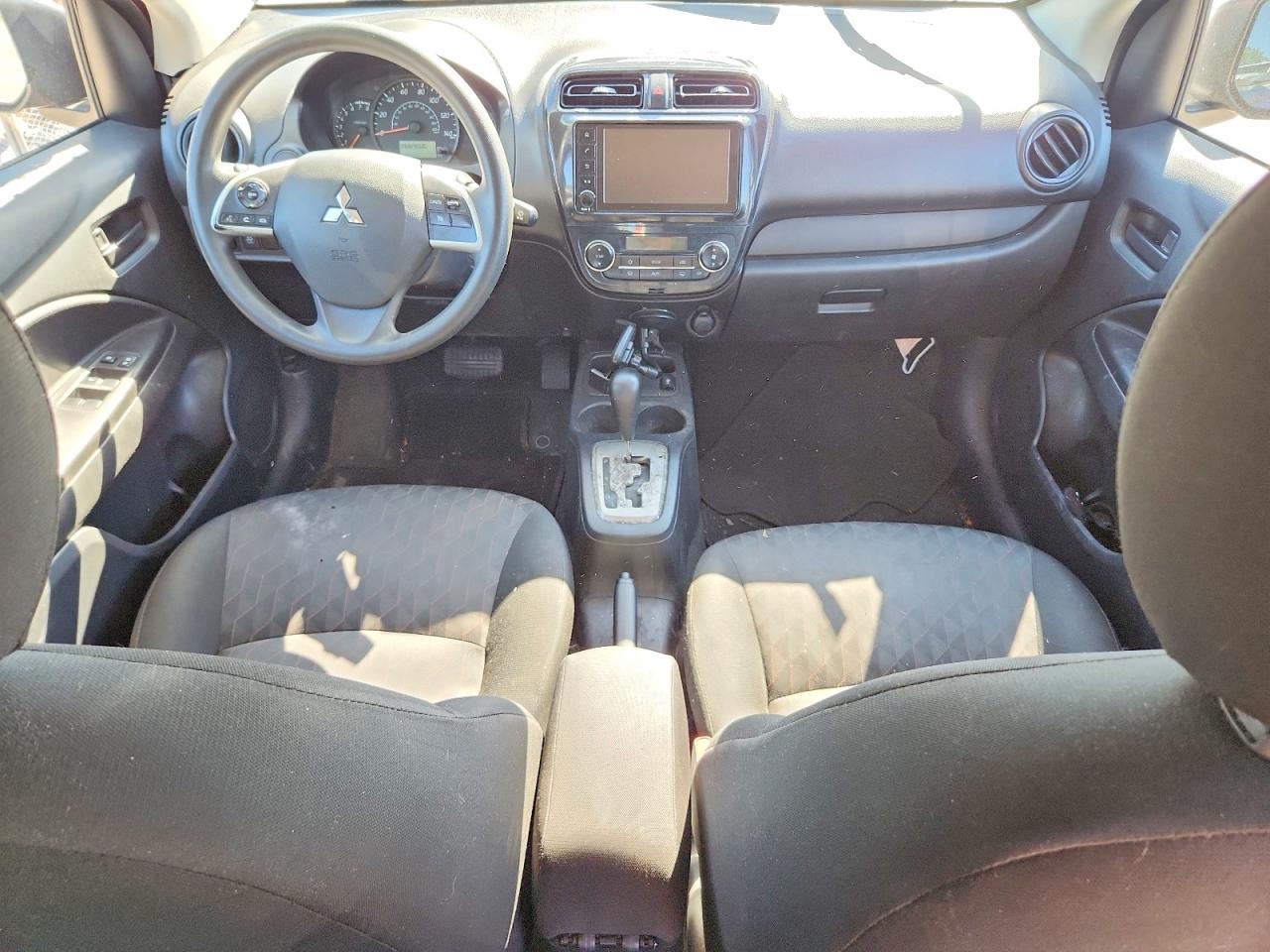 Mitsubishi Mirage Es