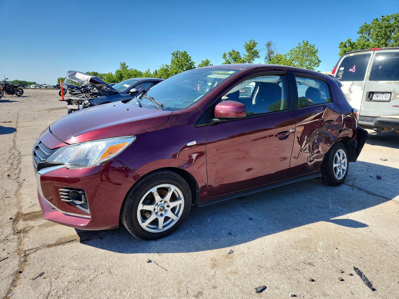 Salvage Mitsubishi Mirage Image