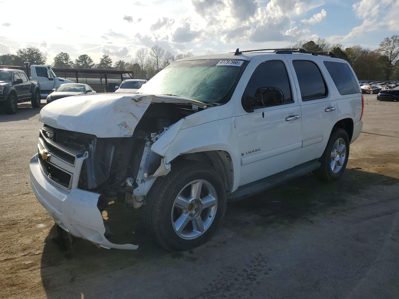 Salvage Chevrolet Tahoe Image