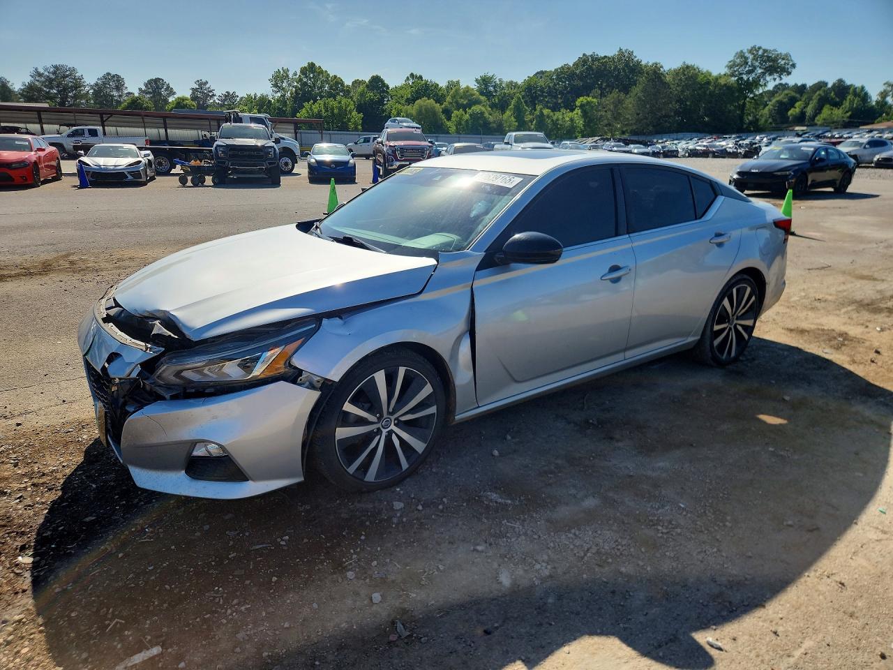 Salvage Nissan Altima Image
