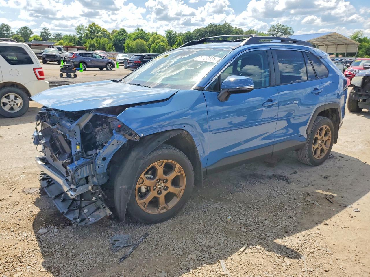 Salvage Toyota RAV4 Image