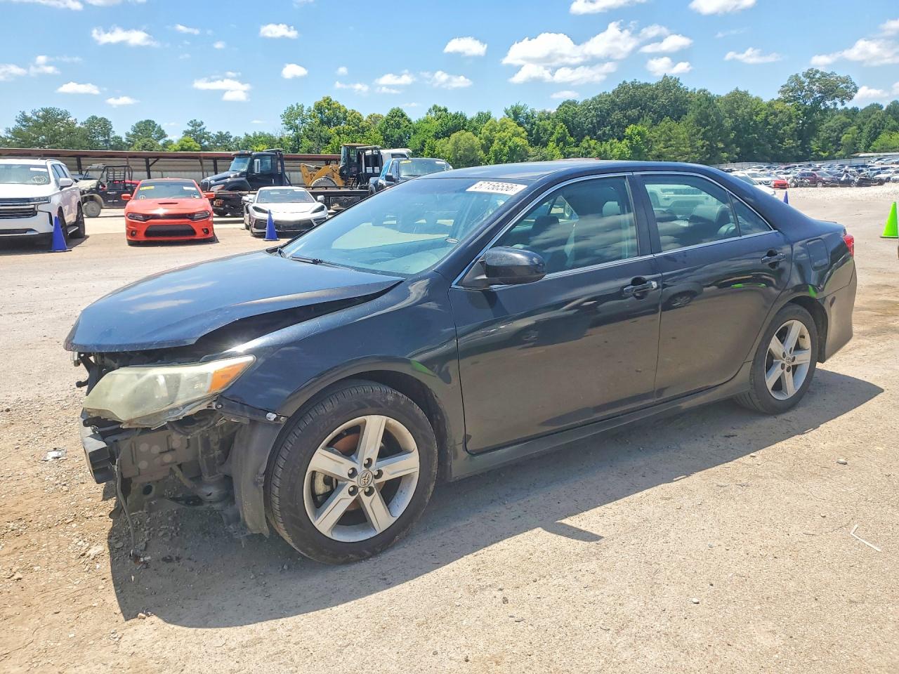 Salvage Toyota Camry Image