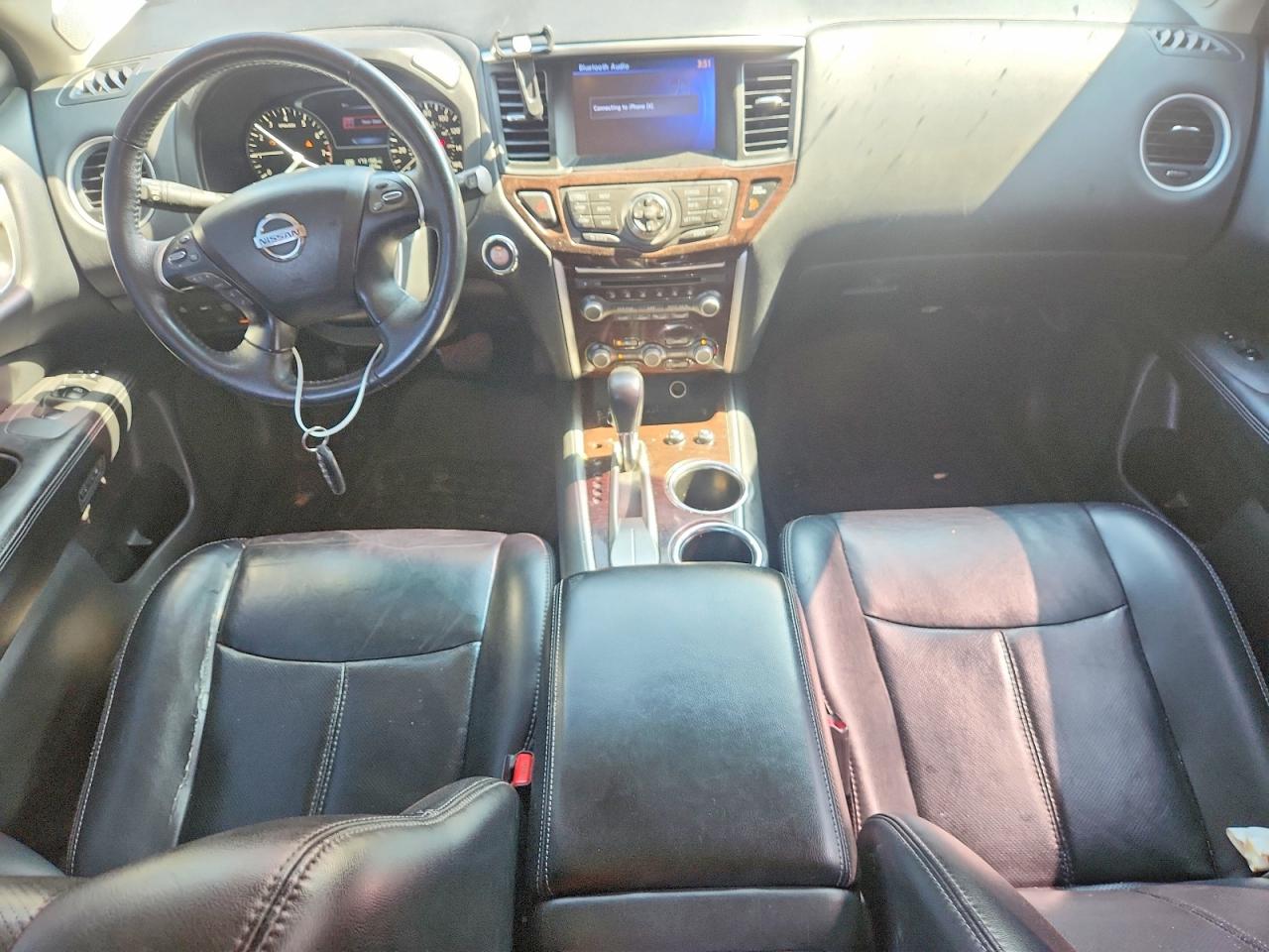 Nissan Pathfinder S