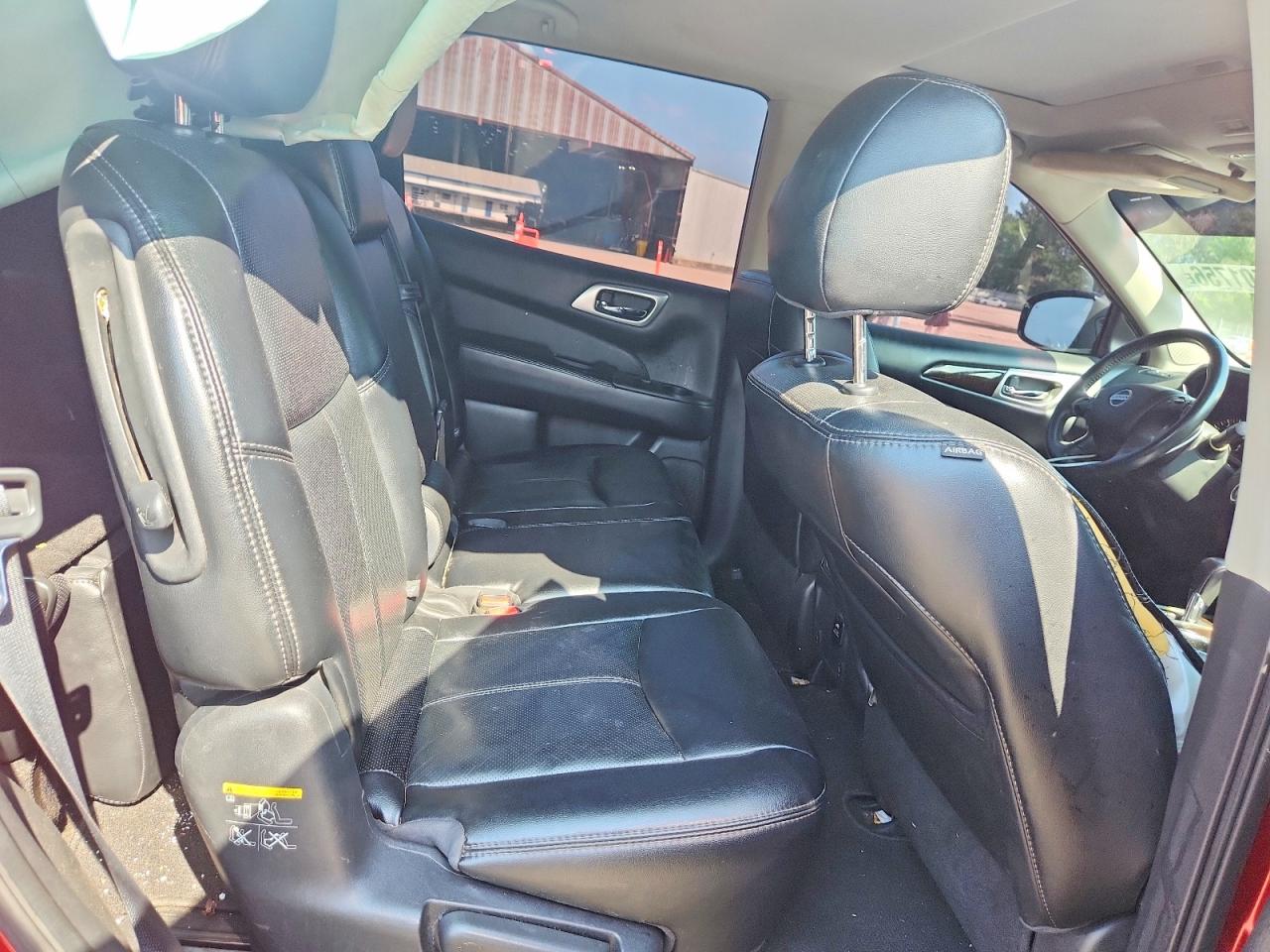 Nissan Pathfinder S