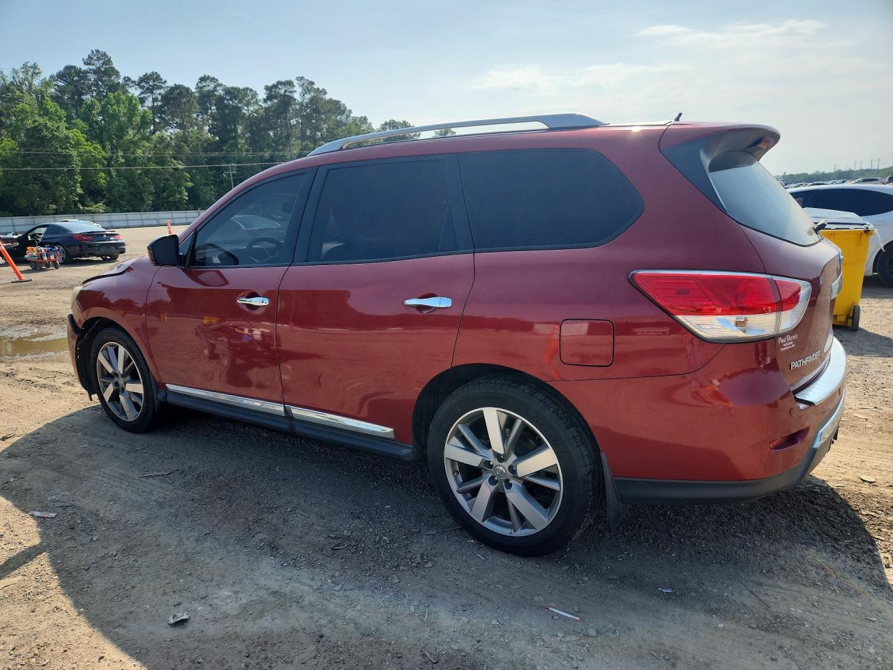 Nissan Pathfinder S