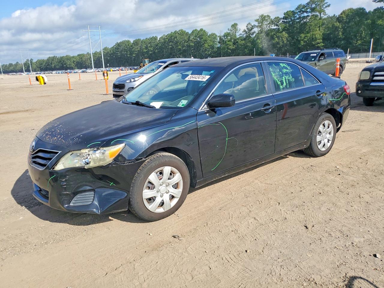 Salvage Toyota Camry Image