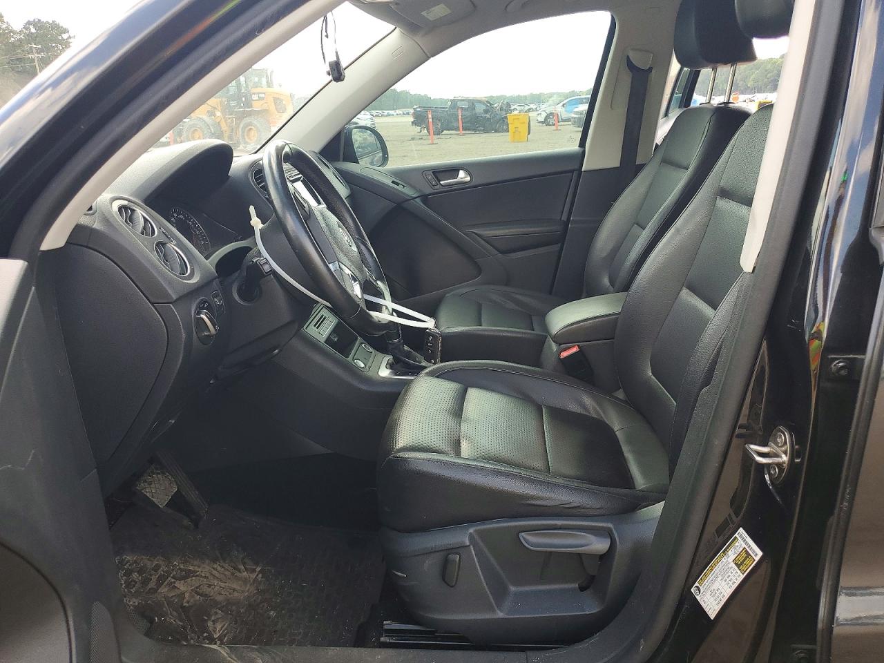Volkswagen Tiguan S