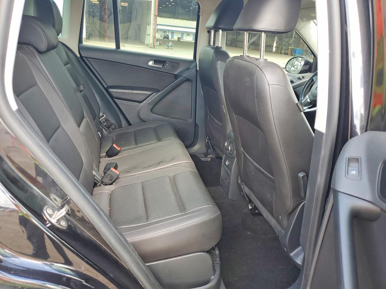 Volkswagen Tiguan S