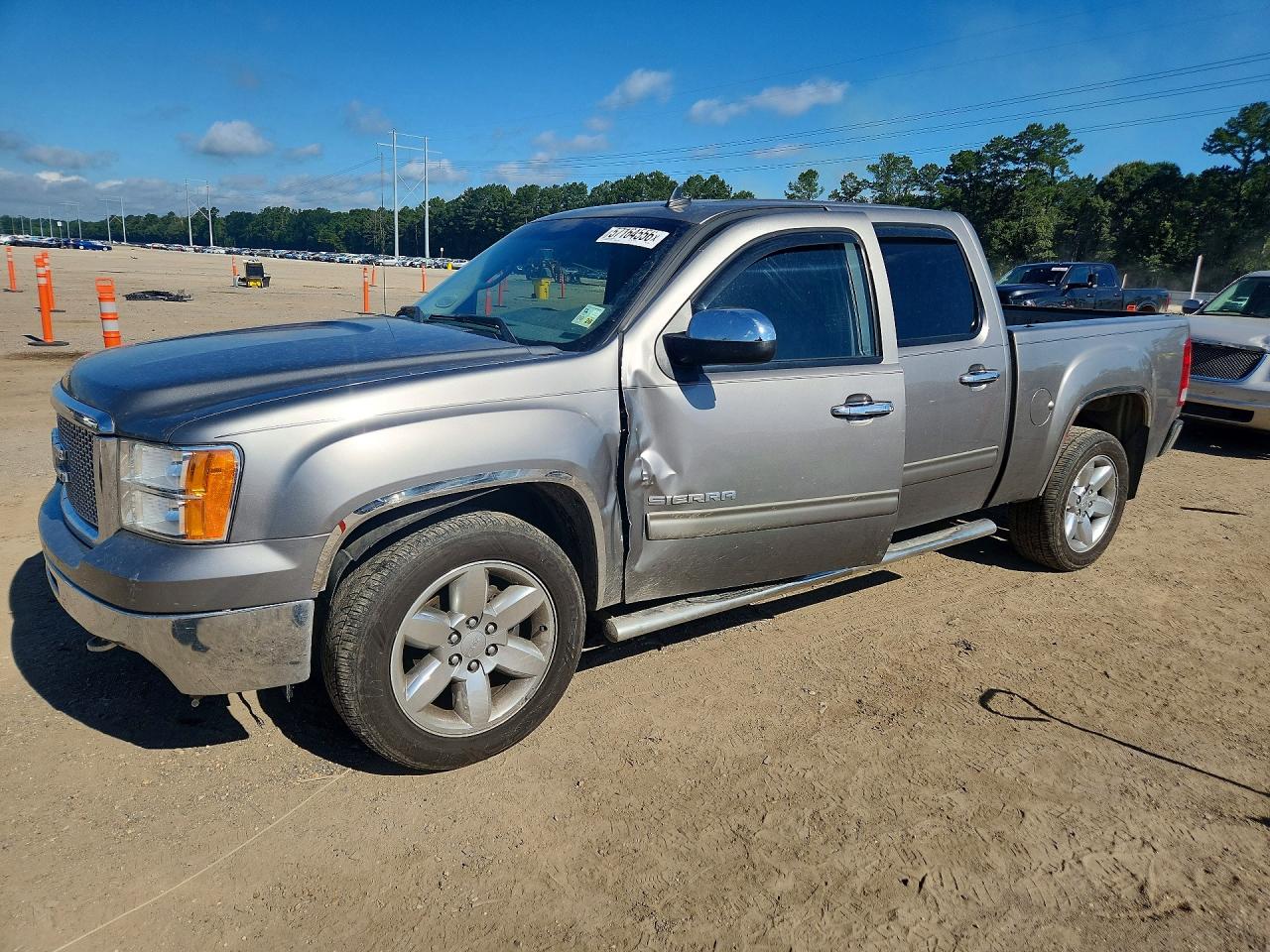 Salvage GMC Sierra Image
