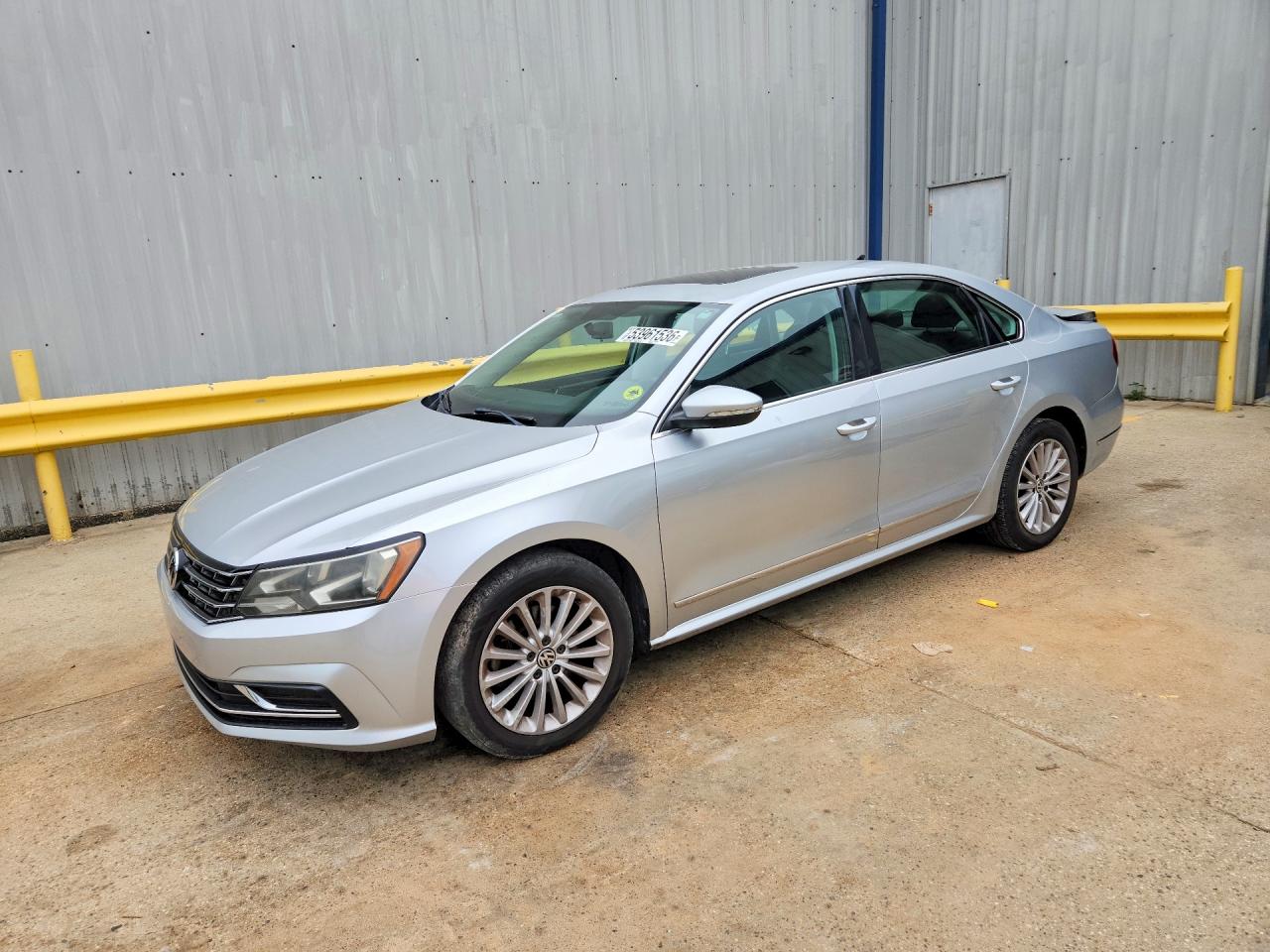 Salvage Volkswagen Passat Image