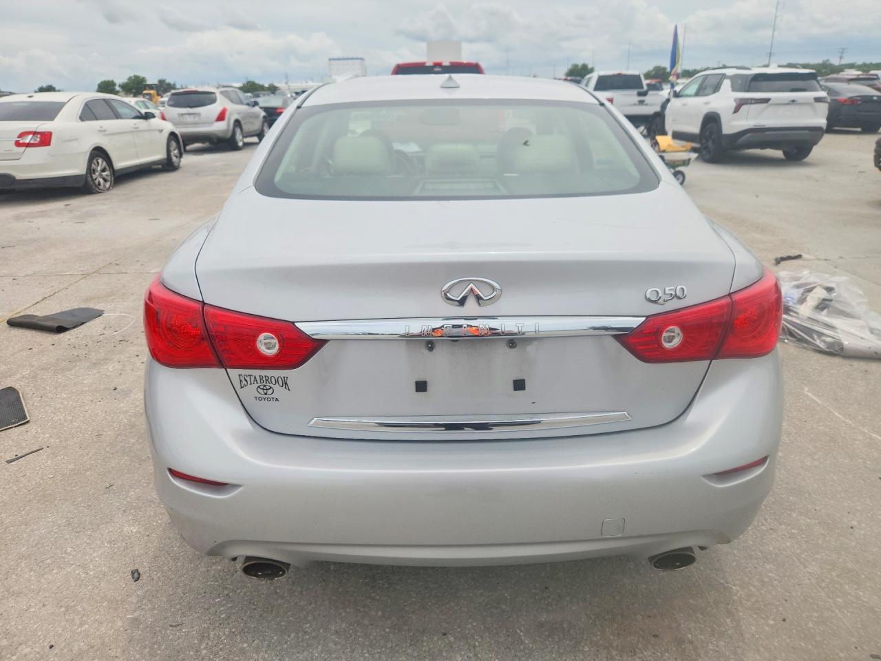 INFINITI Q50 Premium