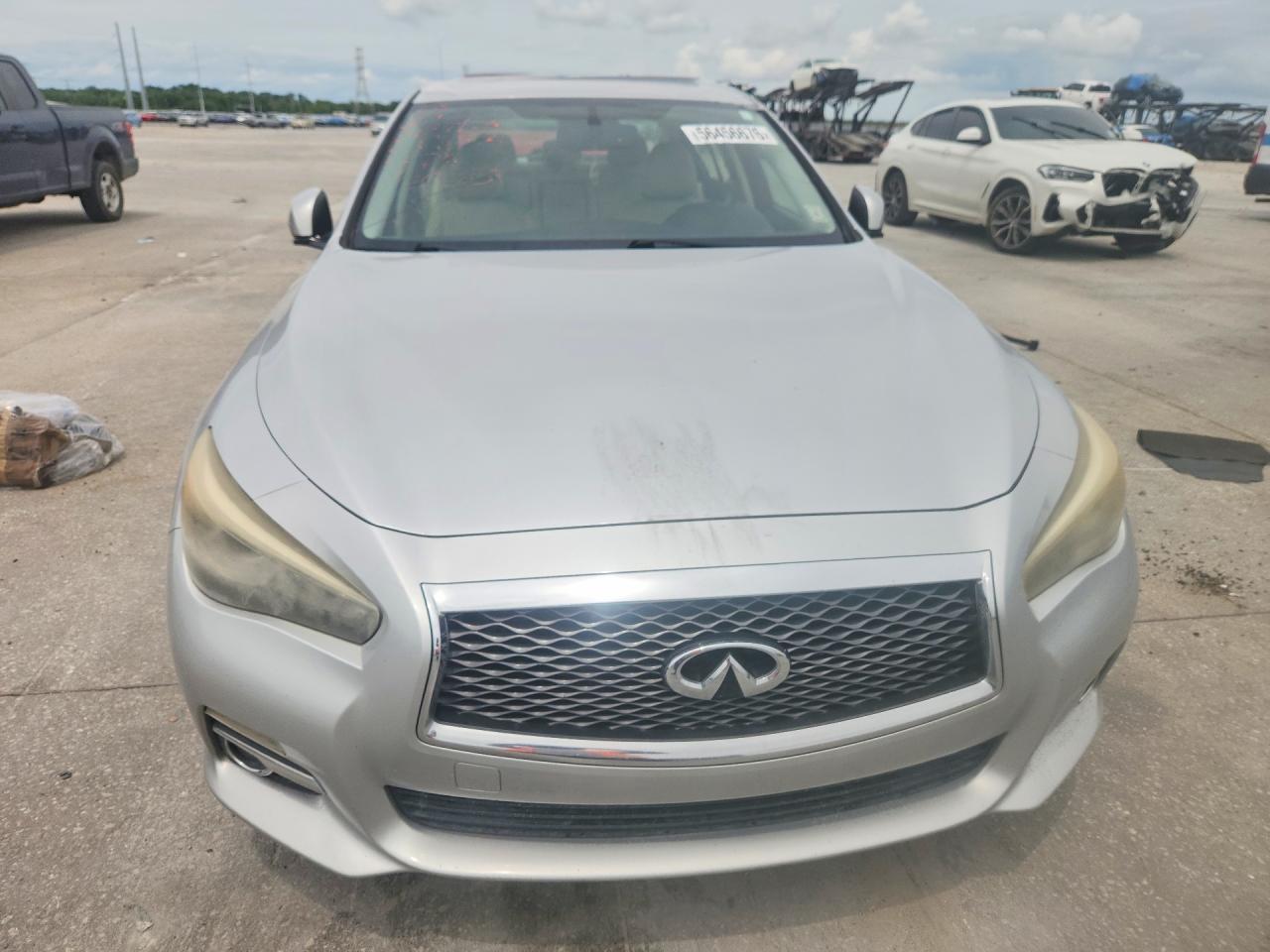 INFINITI Q50 Premium