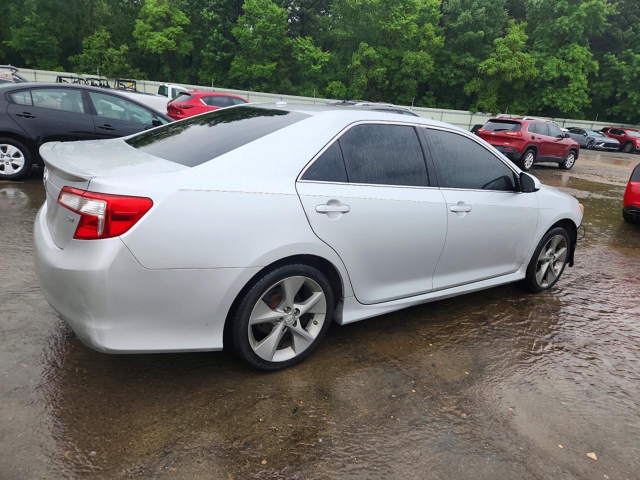 Toyota Camry Se V6