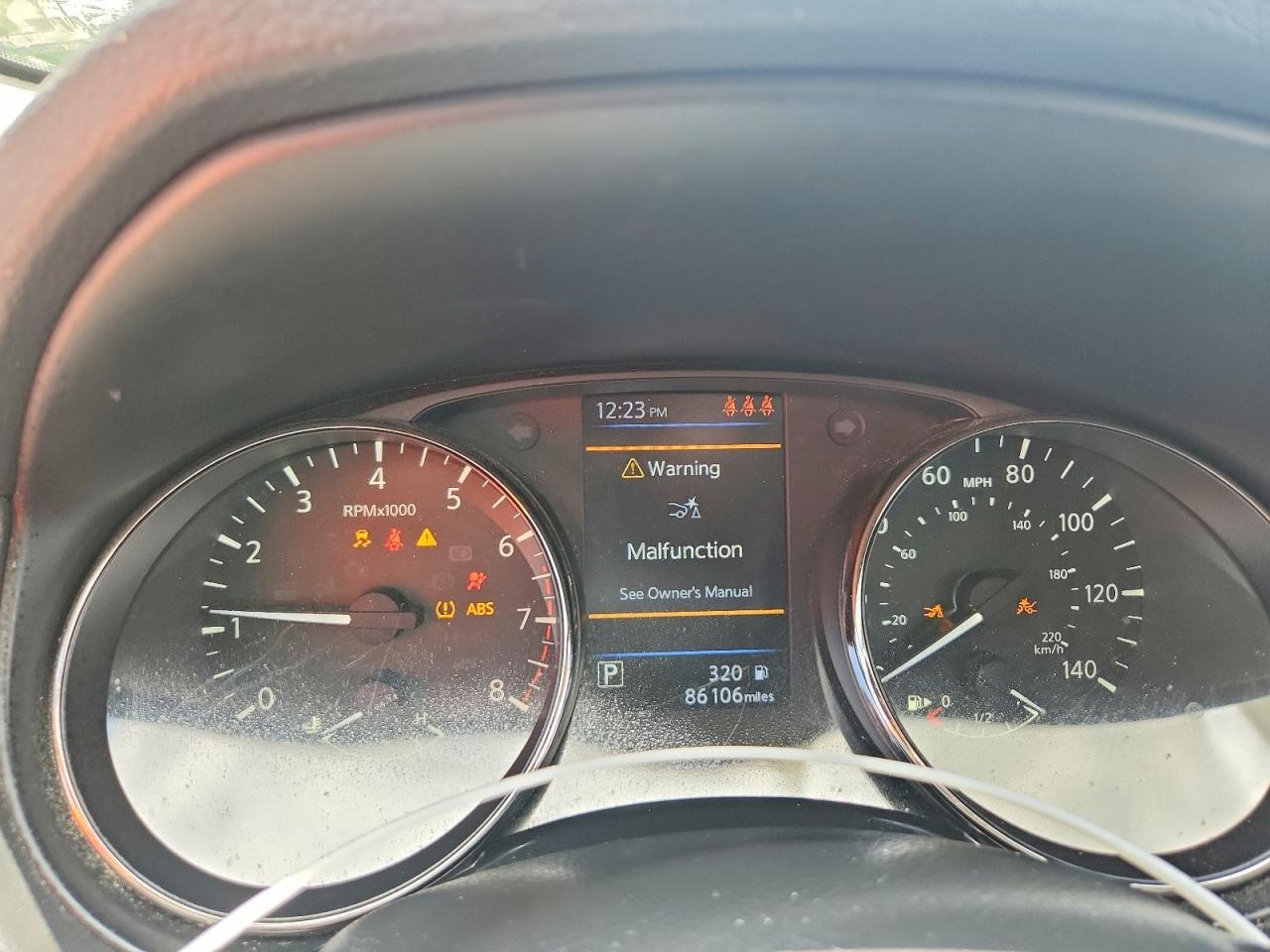 Nissan Rogue S