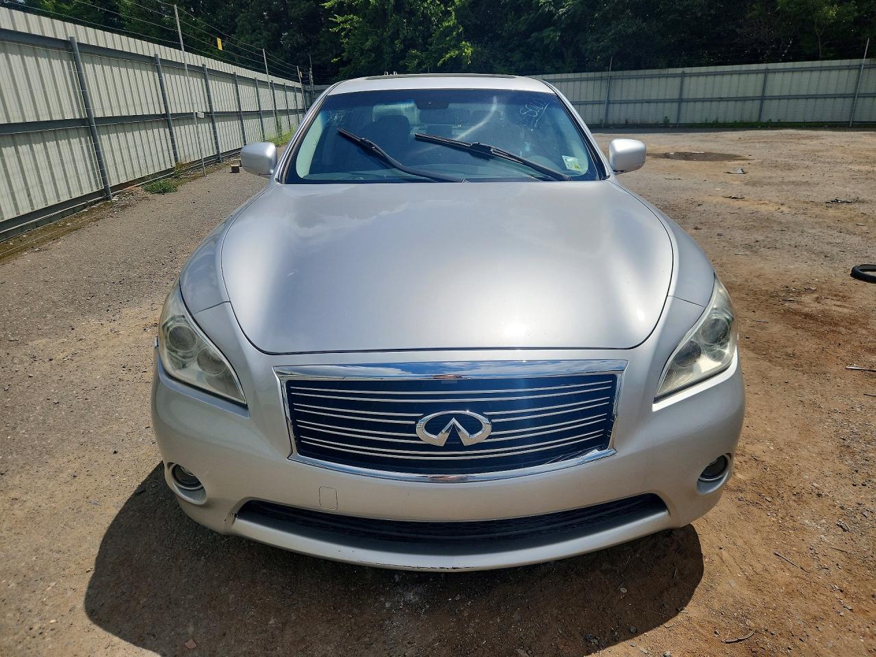 INFINITI M37 Base